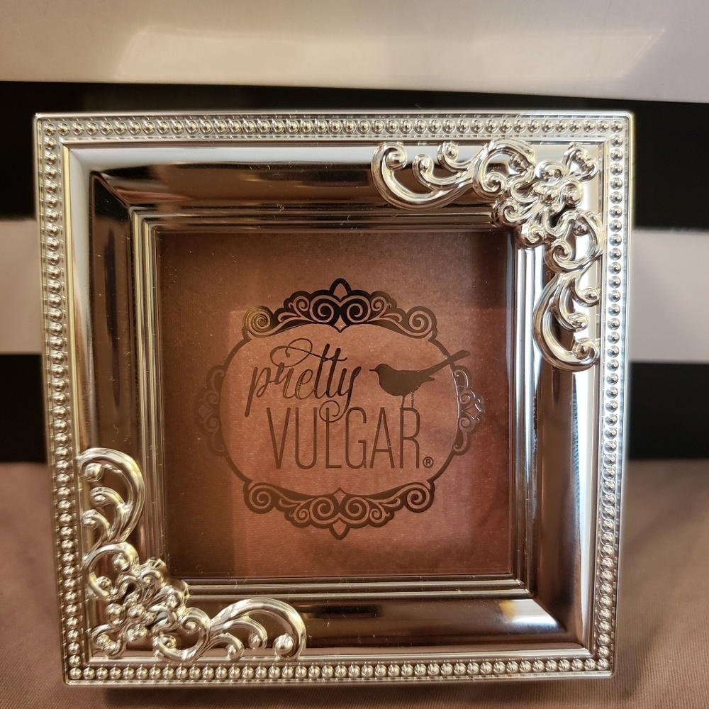 Pretty Vulgar Highlighter/illuminator